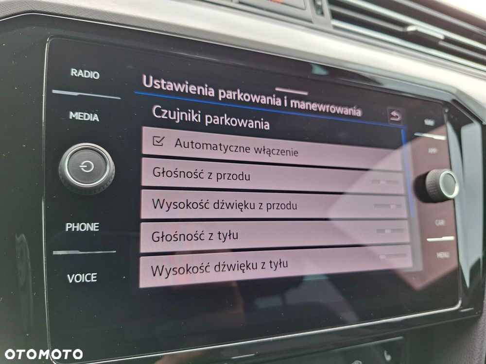 Volkswagen Passat - 25