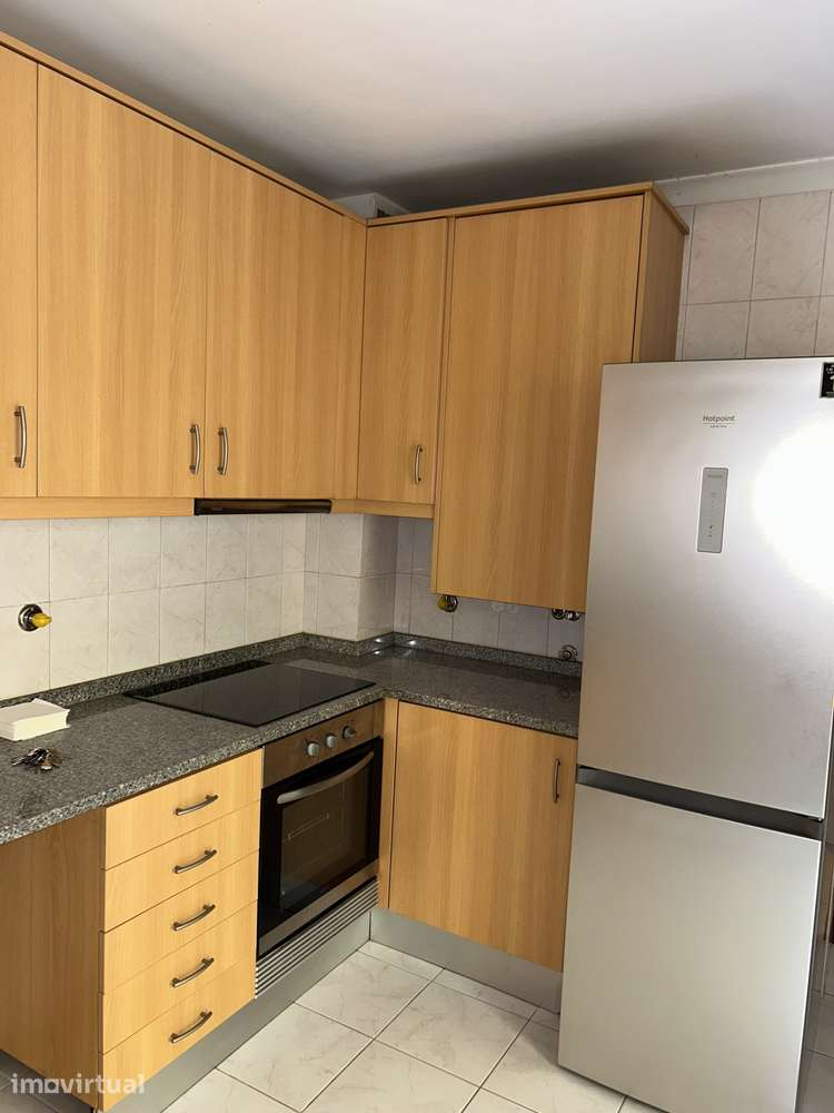 Apartamento T2 com varanda e terraço - Grande imagem: 3/17