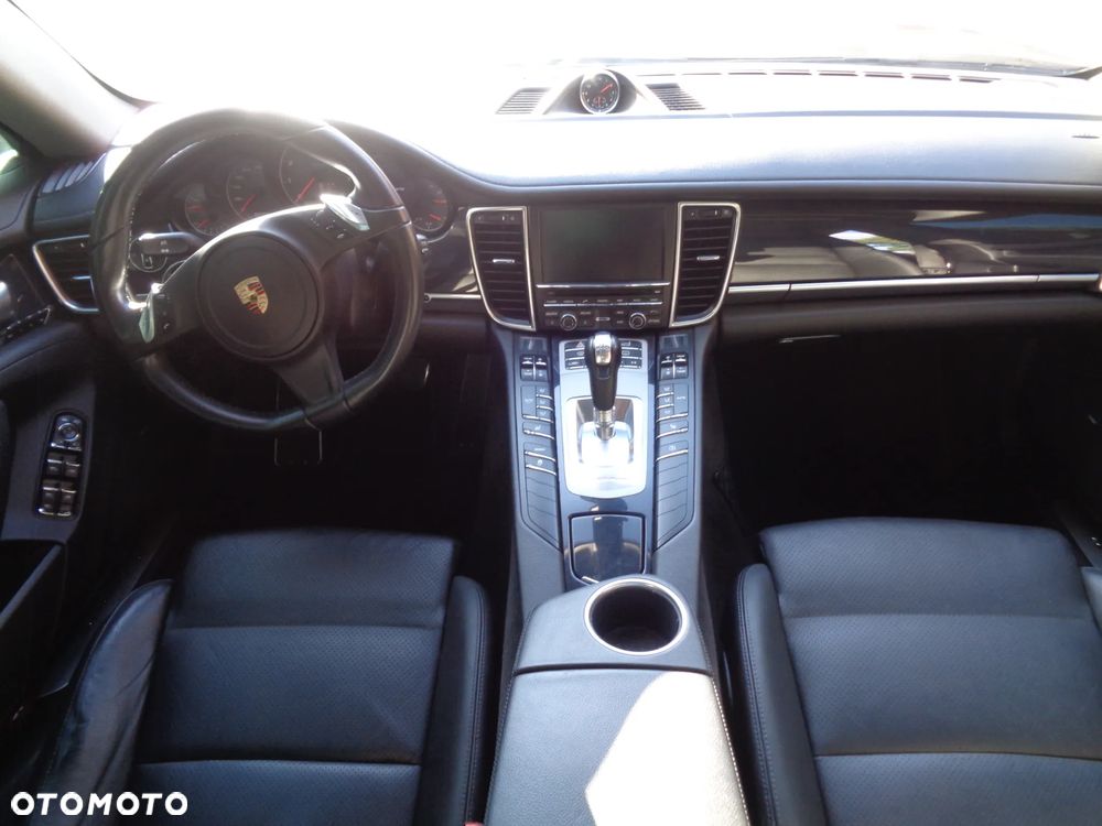 Porsche Panamera 4 - 19