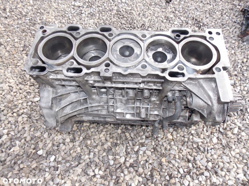 blok silnika volvo 2.4 d5 V70 S60 s80 XC90 d5244t - 2