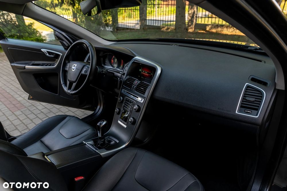Volvo XC 60 D3 Kinetic - 24
