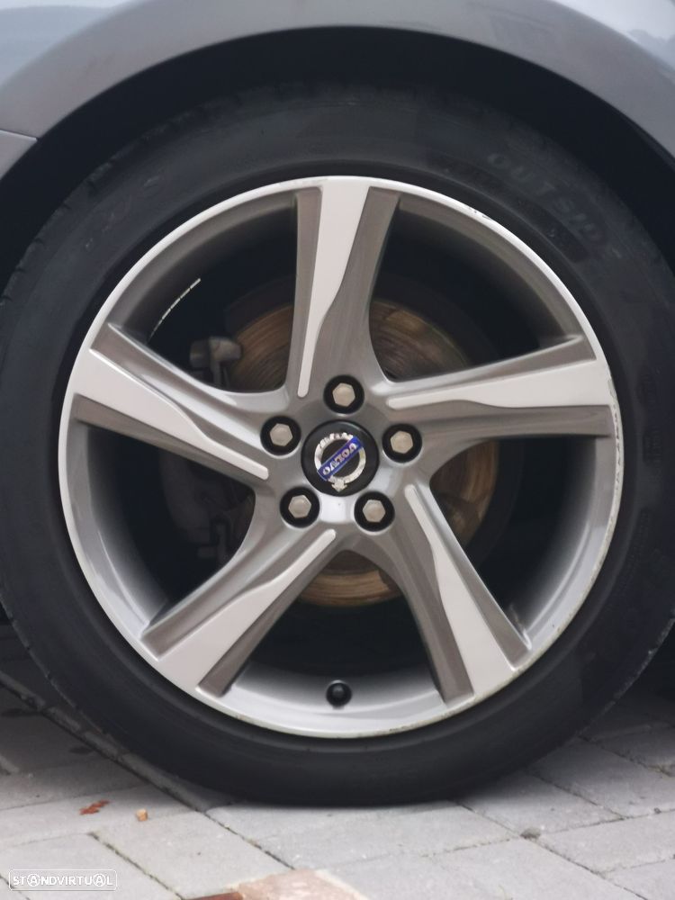 Volvo V40 D2 R Design - 17