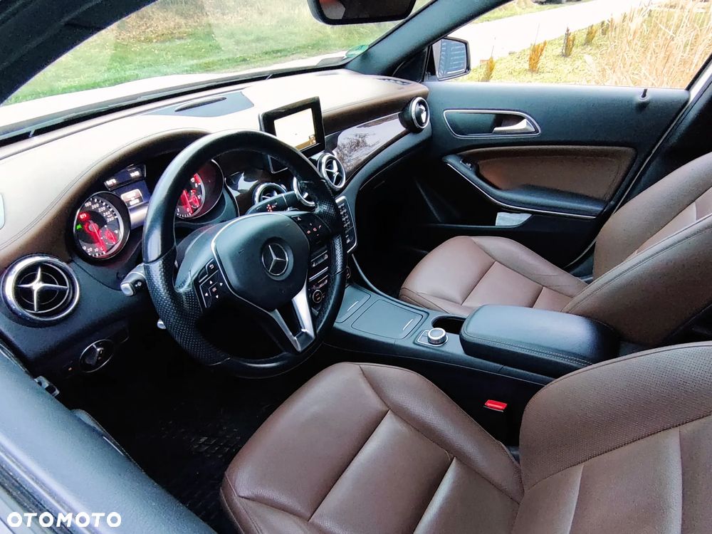 Mercedes-Benz GLA - 17