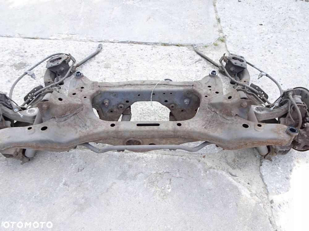 belka tył zawieszenie kpl. nissan qashqai j10 06-13 r. - 2