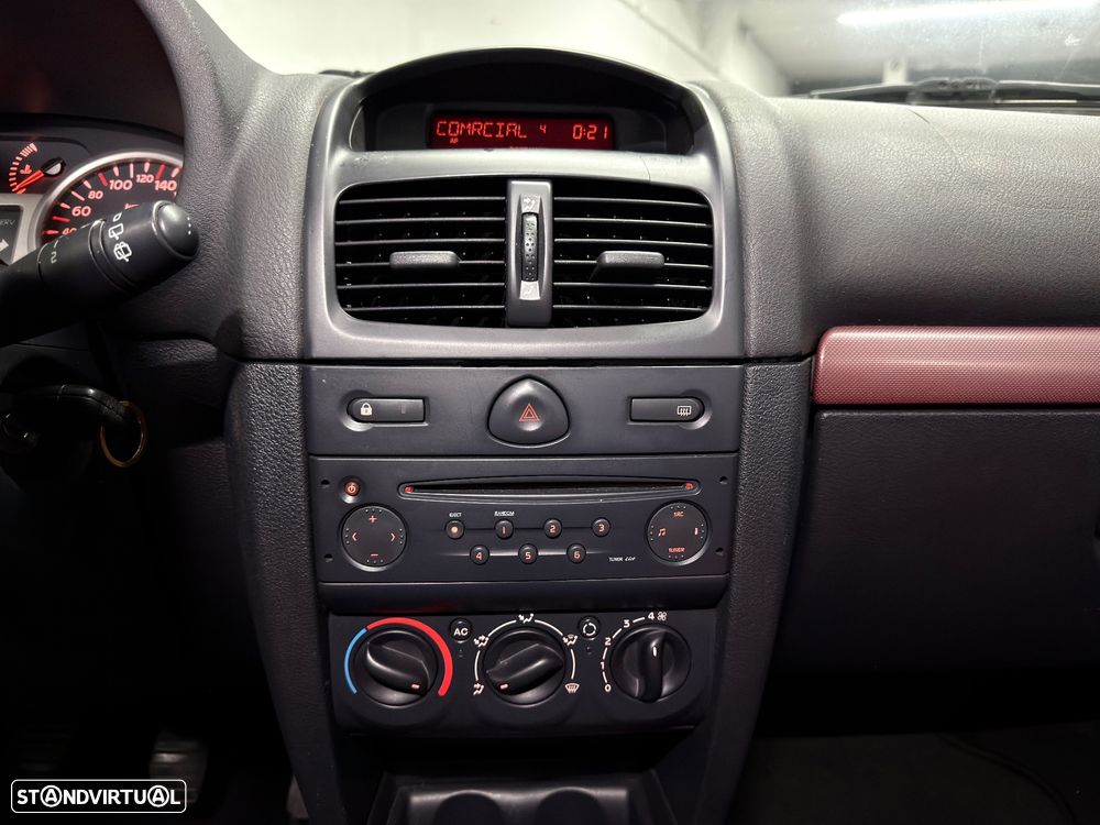 Renault Clio 1.2 16V Billabong - 15