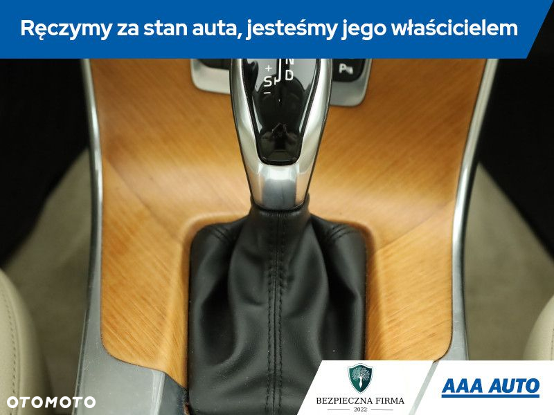 Volvo V60 Cross Country - 16
