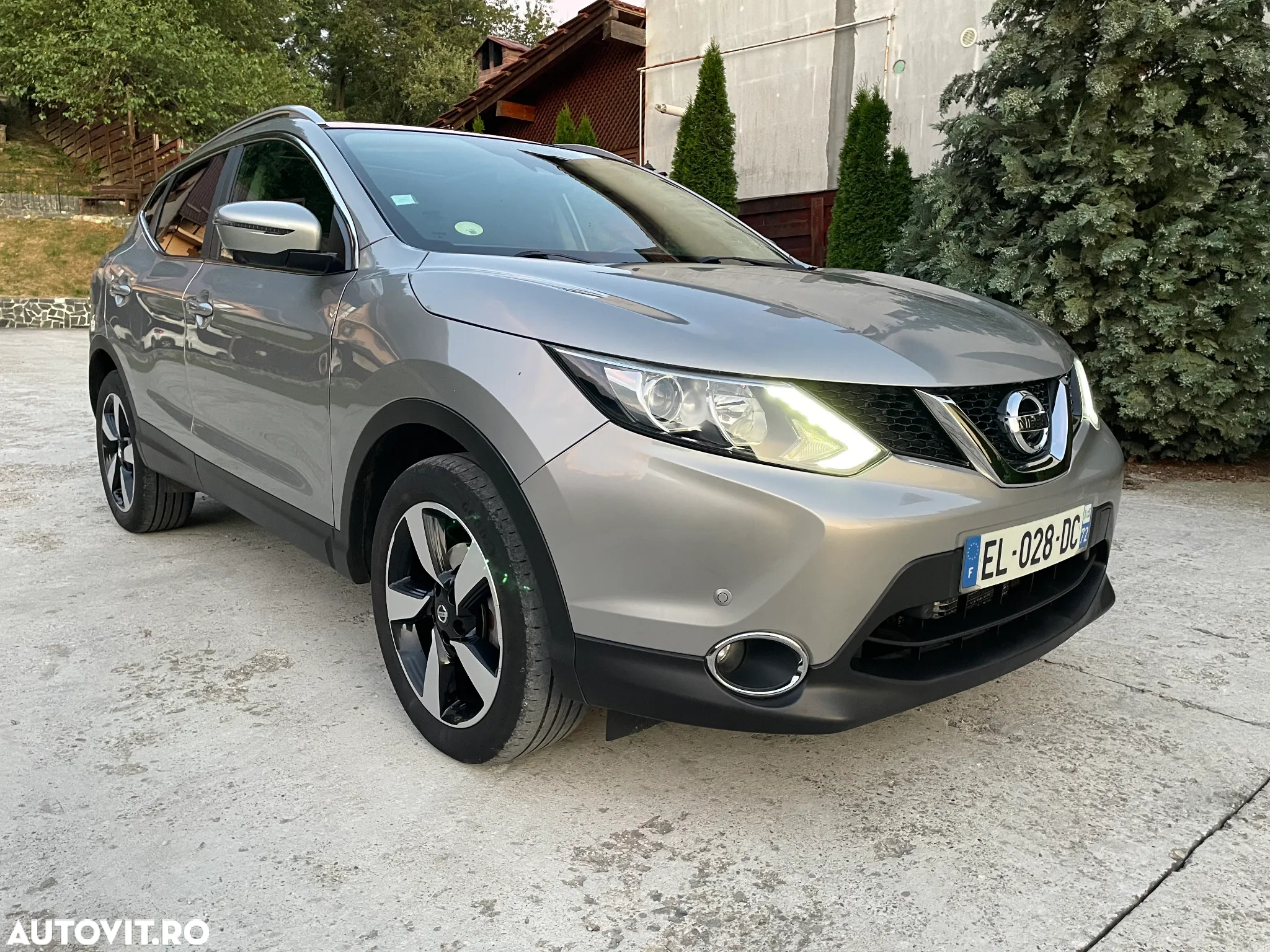 Nissan Qashqai 1.6 DCI Start/Stop X-TRONIC Tekna - 34
