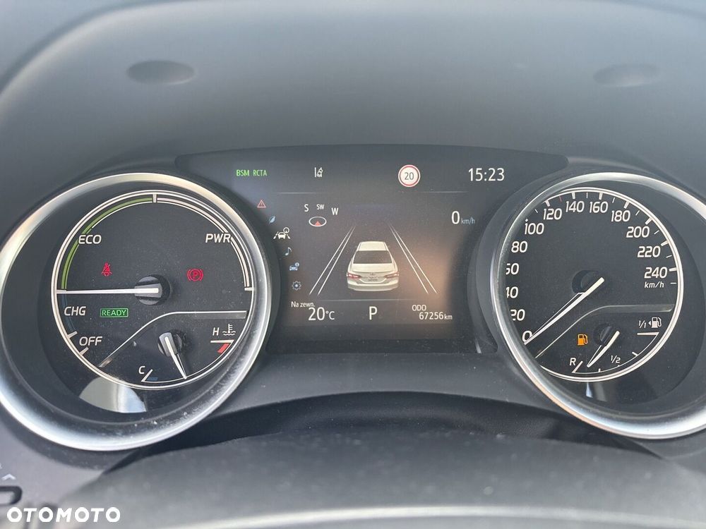 Toyota Camry 2.5 Hybrid Executive CVT - 21