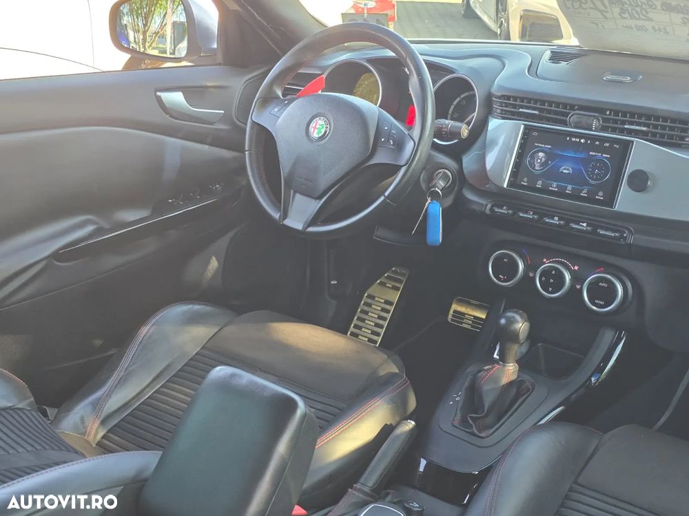 Alfa Romeo Giulietta 2.0 JTDM 20V TCT Speciale - 12