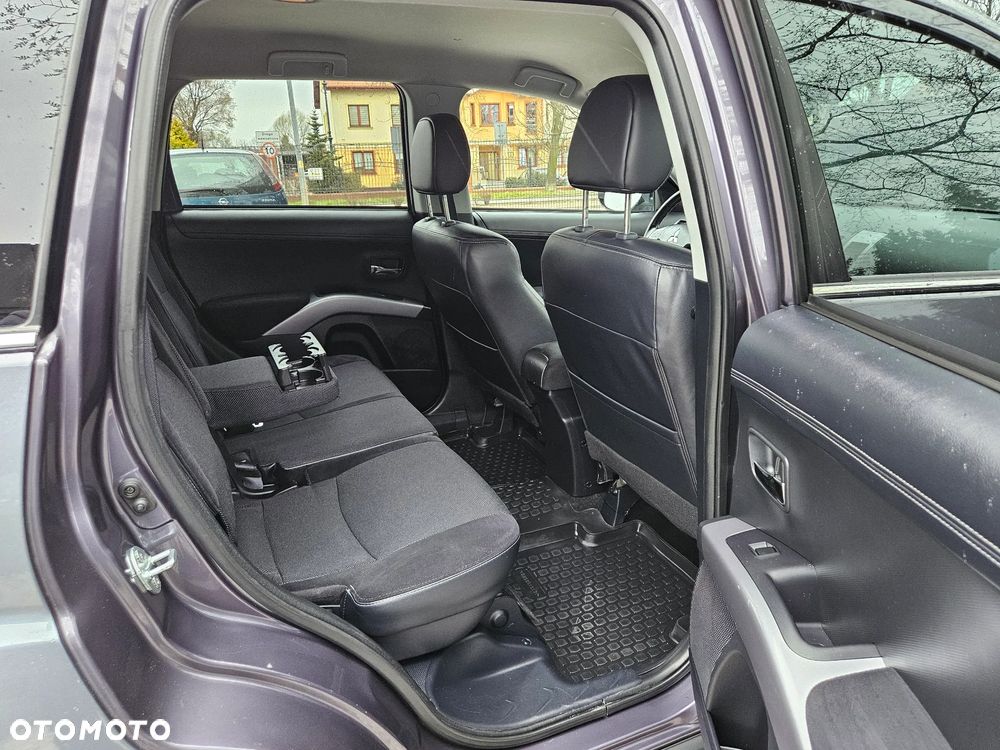 Mitsubishi Outlander 2.0 DI-D 4WD Intense - 12