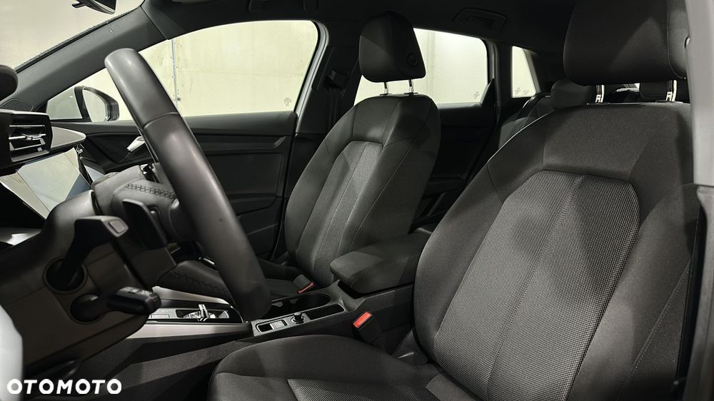 Audi A3 Sportback 35 TFSI S tronic - 11