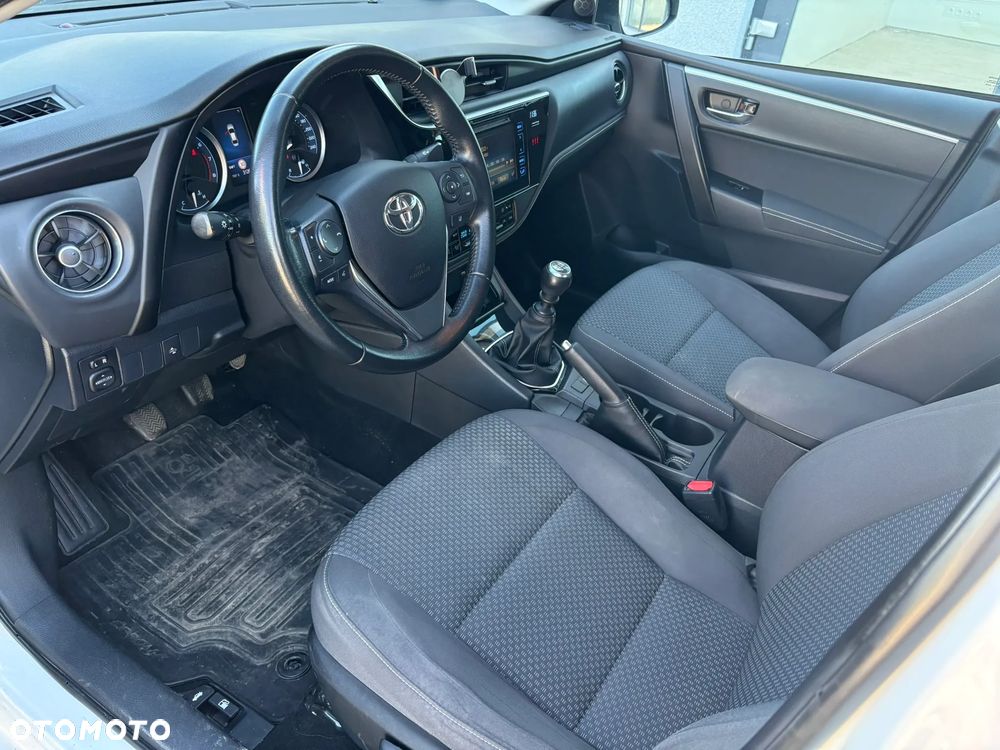 Toyota Corolla 1.6 Comfort - 9