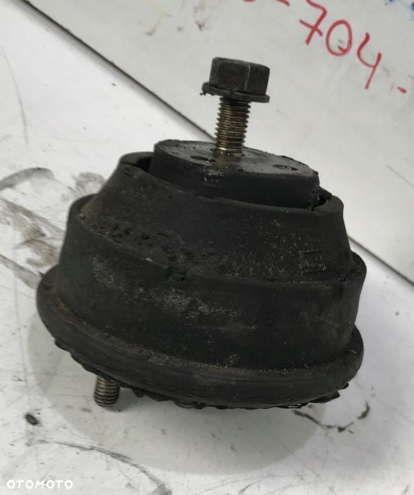 PODUSZKA SILNIKA GUMOWA PRAWA 1094150 BMW M60 E32 - 1