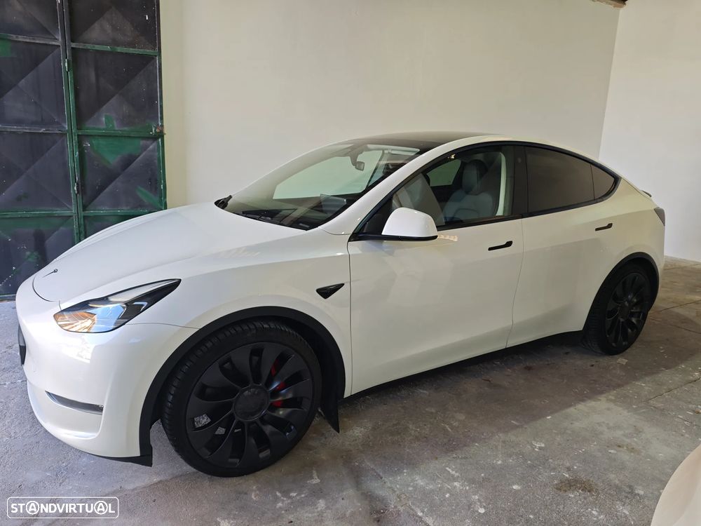 Tesla Model Y Performance Dual Motor AWD - 5