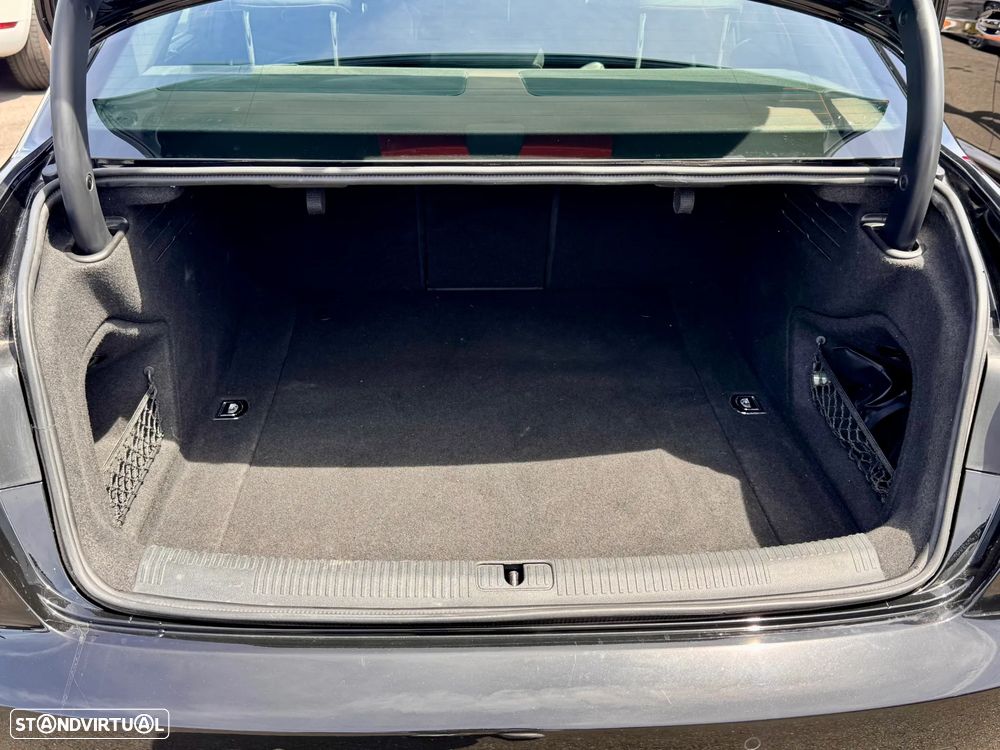 Audi A4 2.0 TDI S-line S tronic - 21