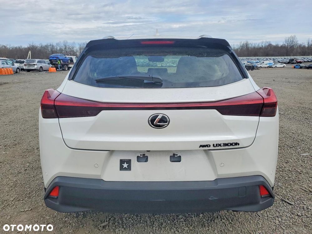 Lexus UX - 7