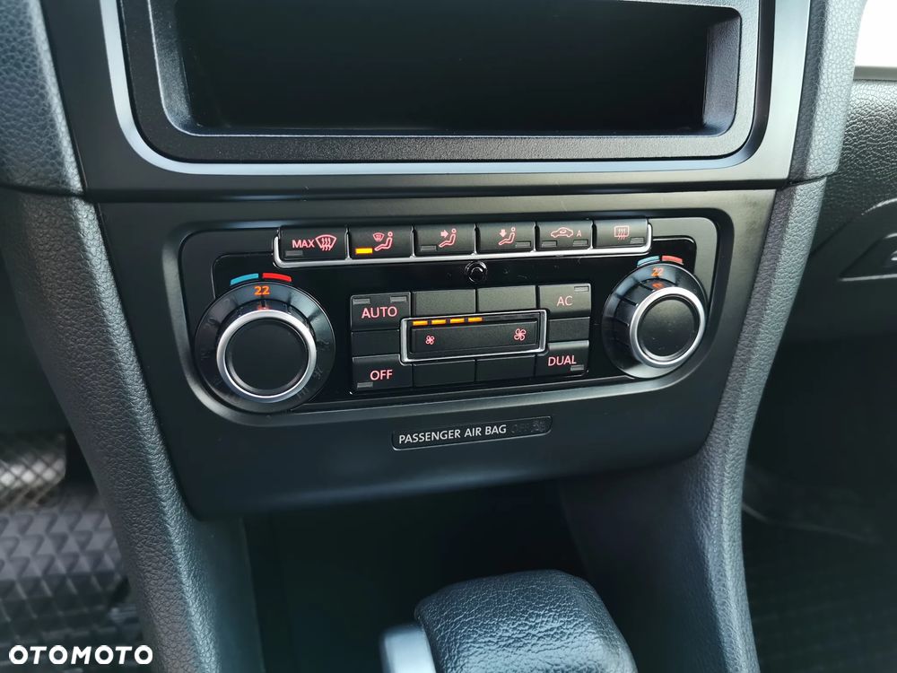 Volkswagen Golf 1.6 Trendline DSG - 27