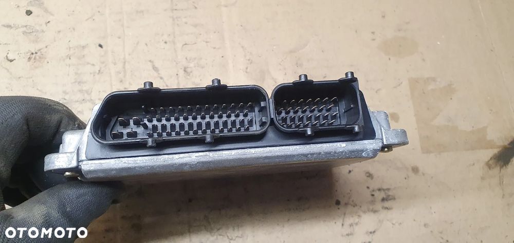 Komputer sterownik silnika VW Passat B5 1.9 TDI 038906018FE - 3