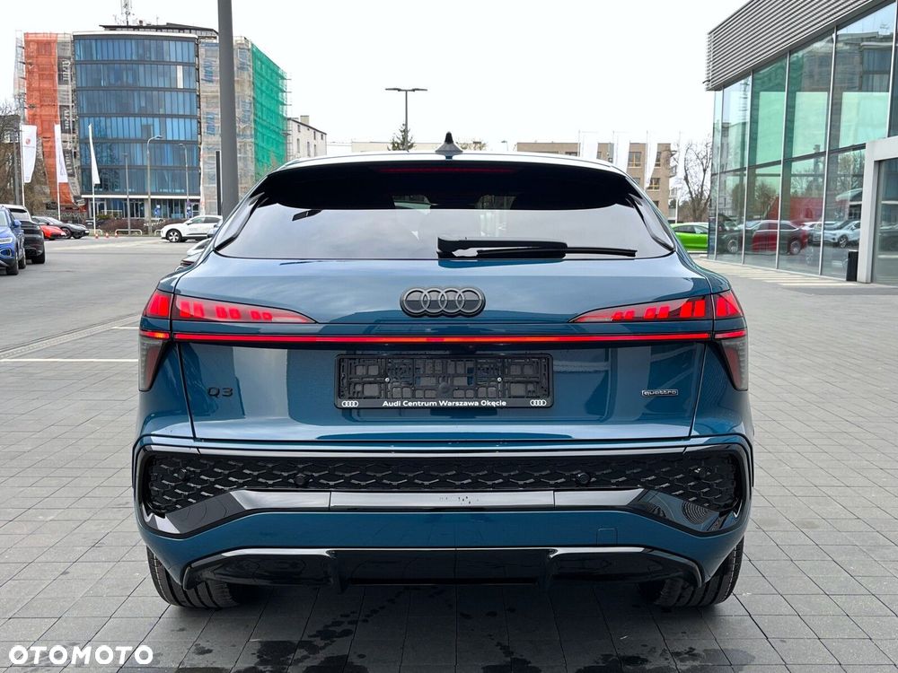 Audi Q3 Sportback - 12