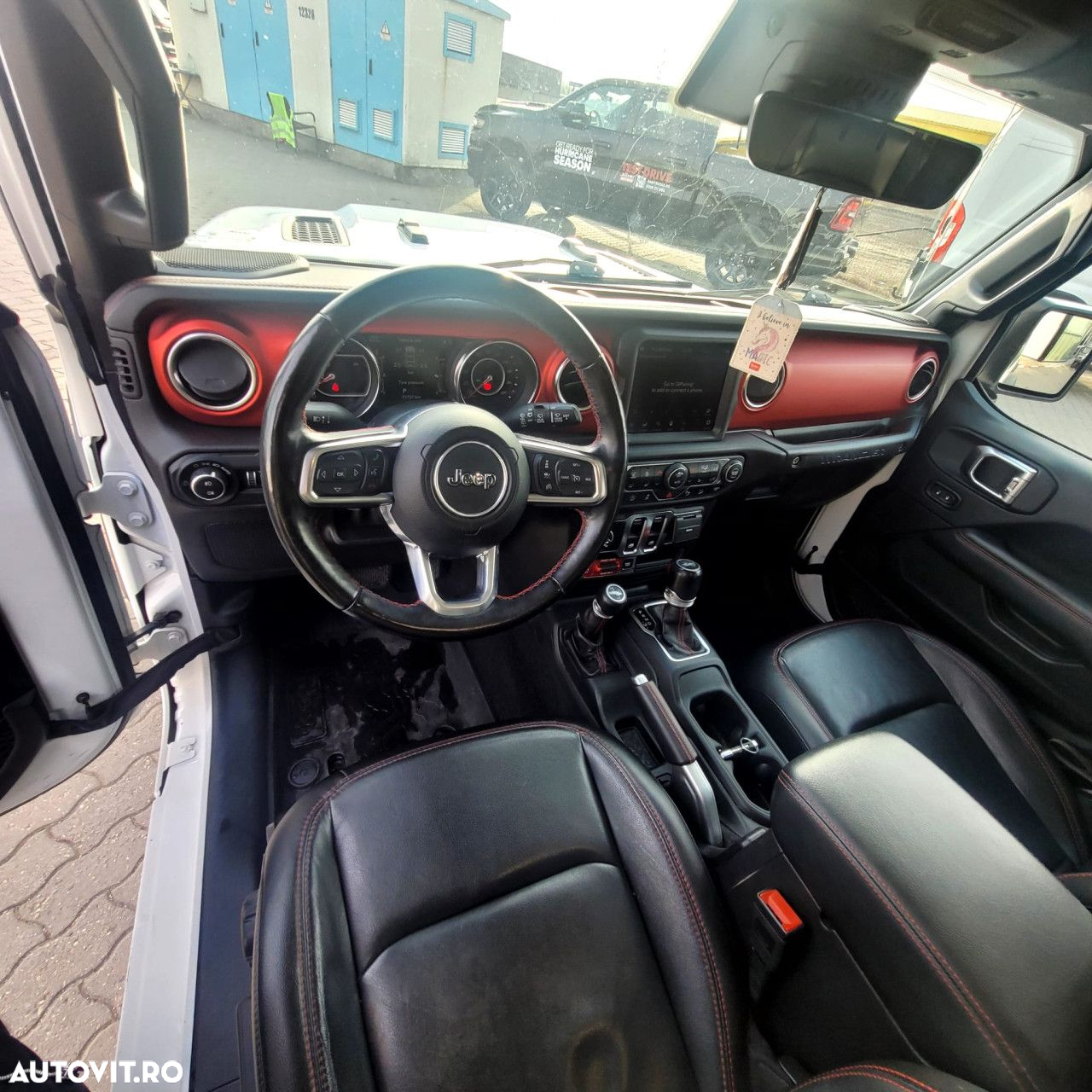 Jeep Wrangler - 12