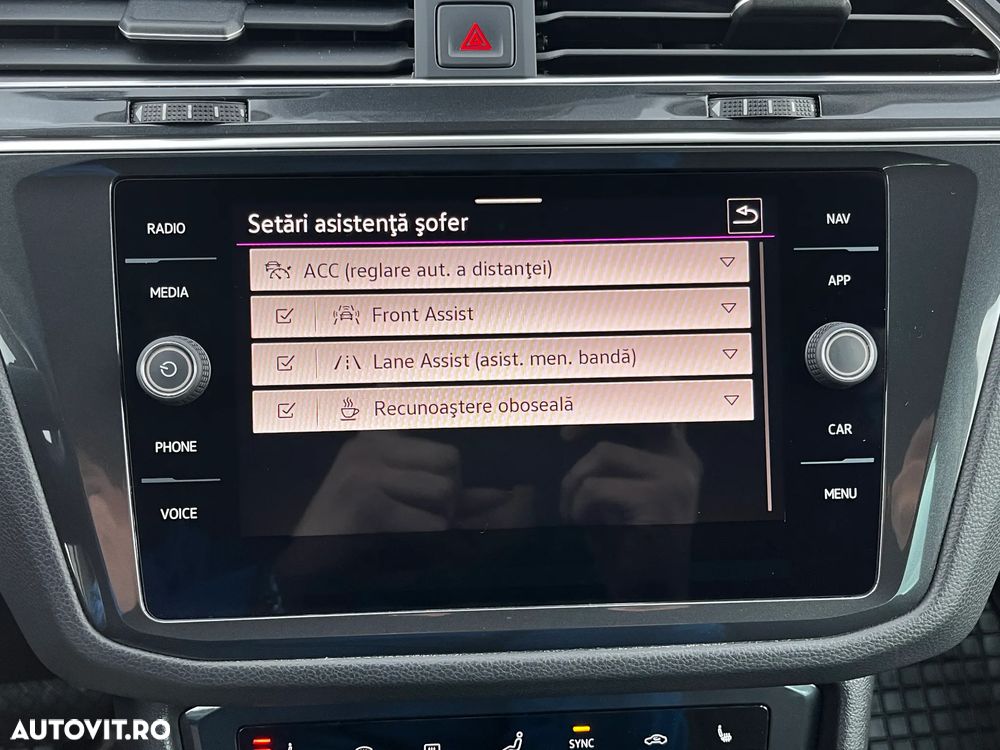 Volkswagen Tiguan - 24