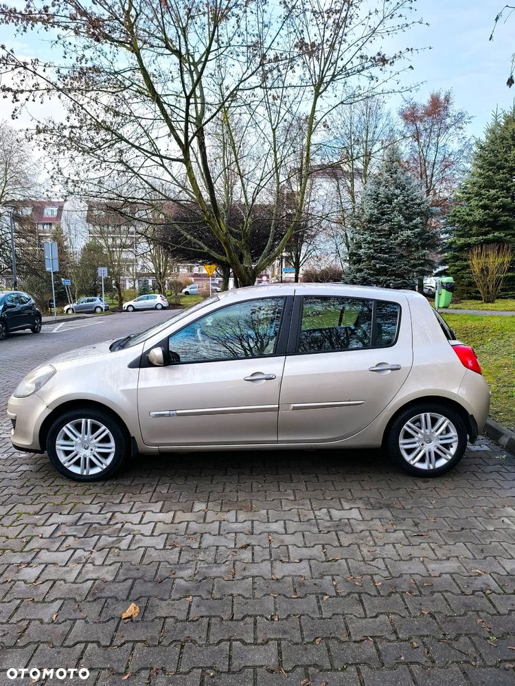 Renault Clio - 8