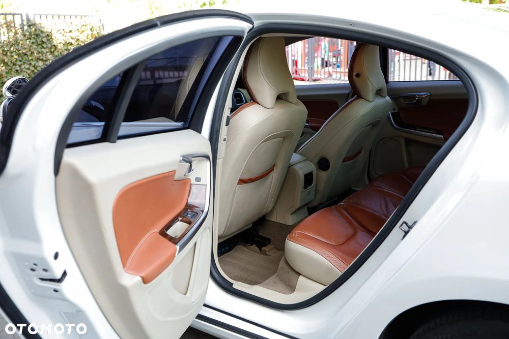 Volvo S60 2.5 T5 - 12