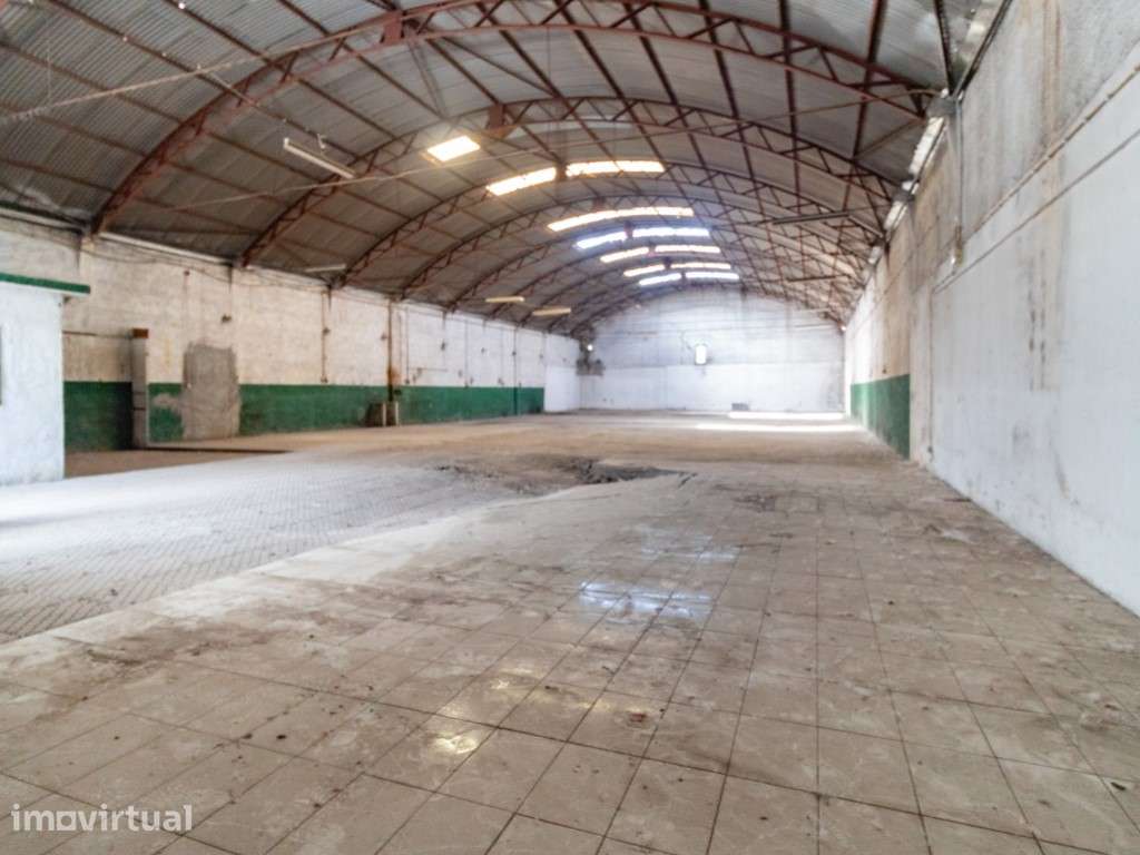 Dois armazéns na zona industrial de Eiras - Grande imagem: 3/14