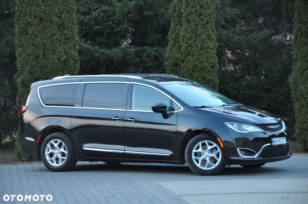 Chrysler Pacifica - 6