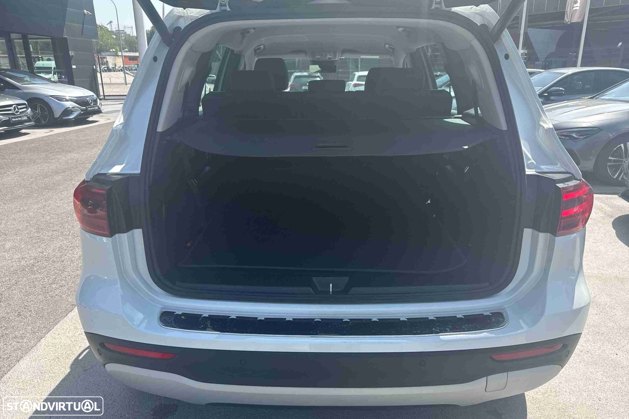 Mercedes-Benz GLB 180 d - 11