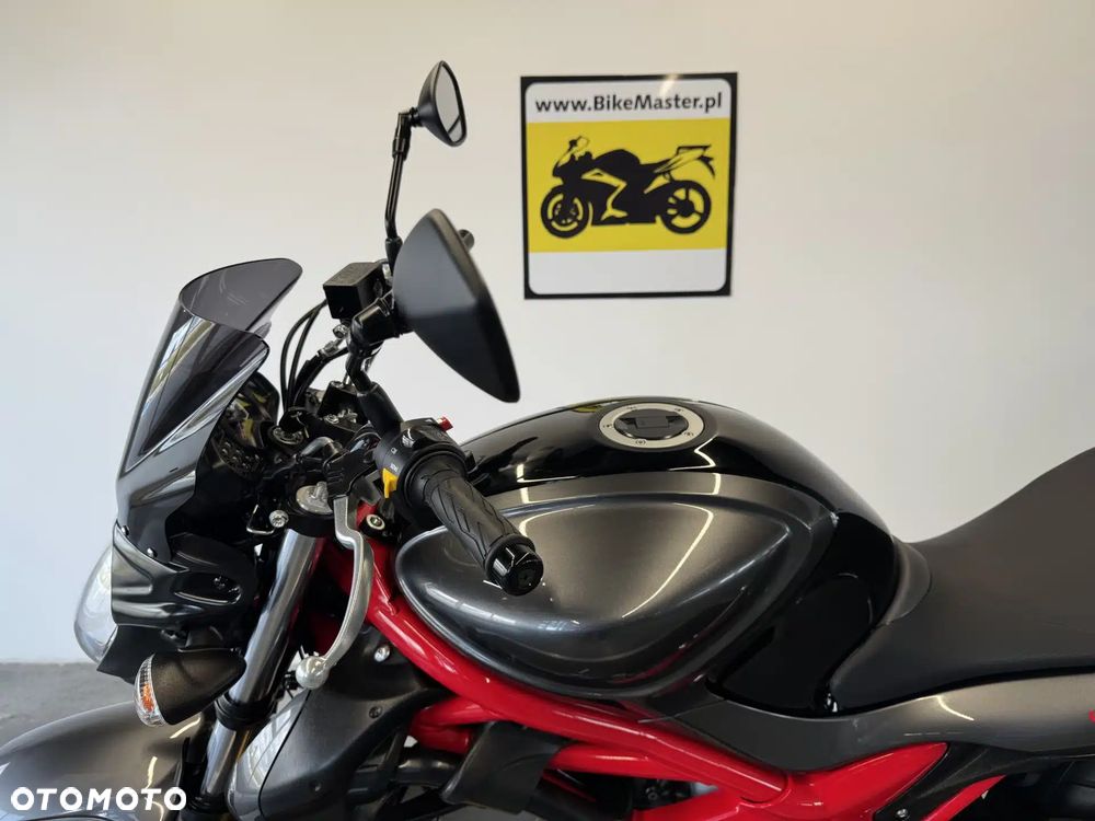 Suzuki Gladius - 20