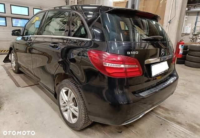 Mercedes-Benz Klasa B 180 (BlueEFFICIENCY) 7G-DCT - 4