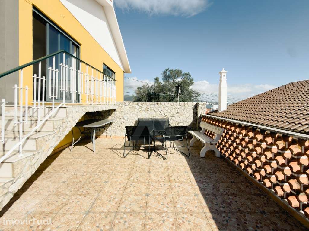 Moradia T4 em Alcabideche com Terraço e Garagem - Grande imagem: 2/42
