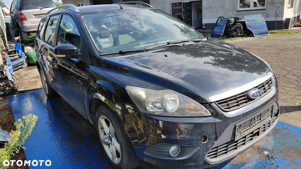 Na części: Ford Focus  Rok 2010 Pojemność 1596 Moc 74 kw Benzyna - 1