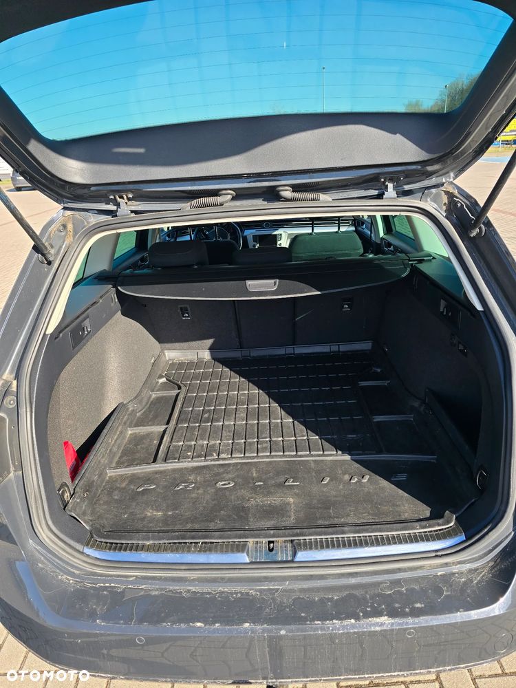 Volkswagen Passat Variant 2.0 TDI BMT Comfortline - 9