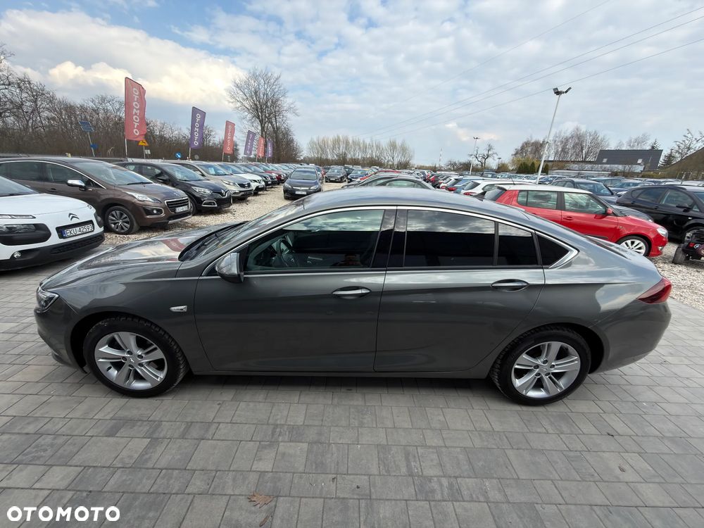 Opel Insignia 1.5 T Exclusive S&S - 24