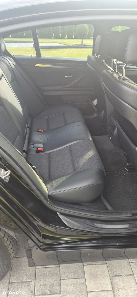 BMW Seria 5 525d xDrive - 9