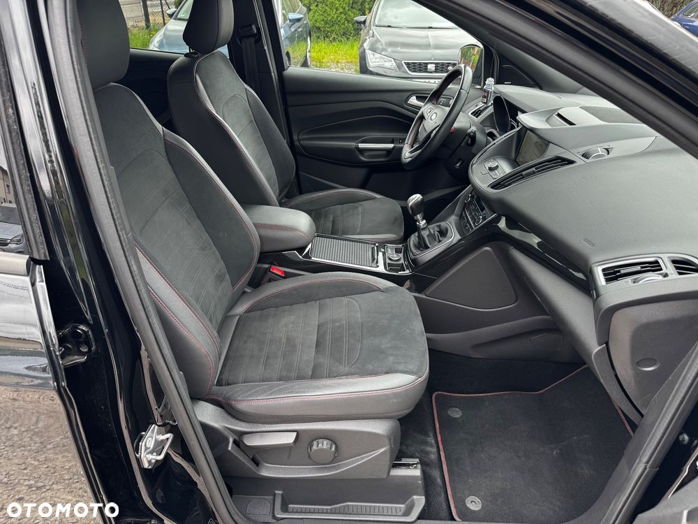 Ford Kuga 1.5 EcoBoost 2x4 ST-Line - 31
