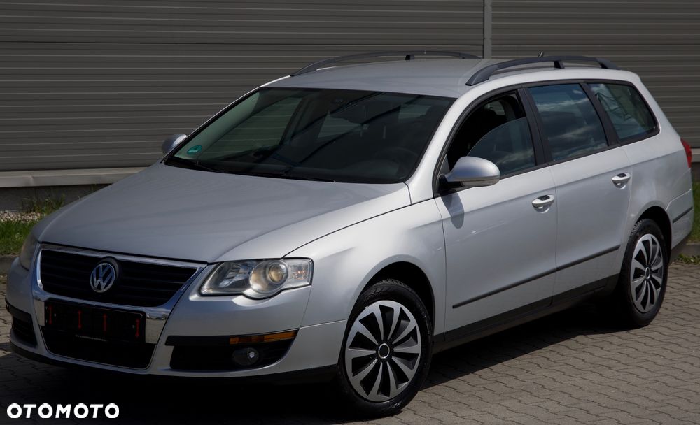 Volkswagen Passat 1.6 FSI Trendline - 4