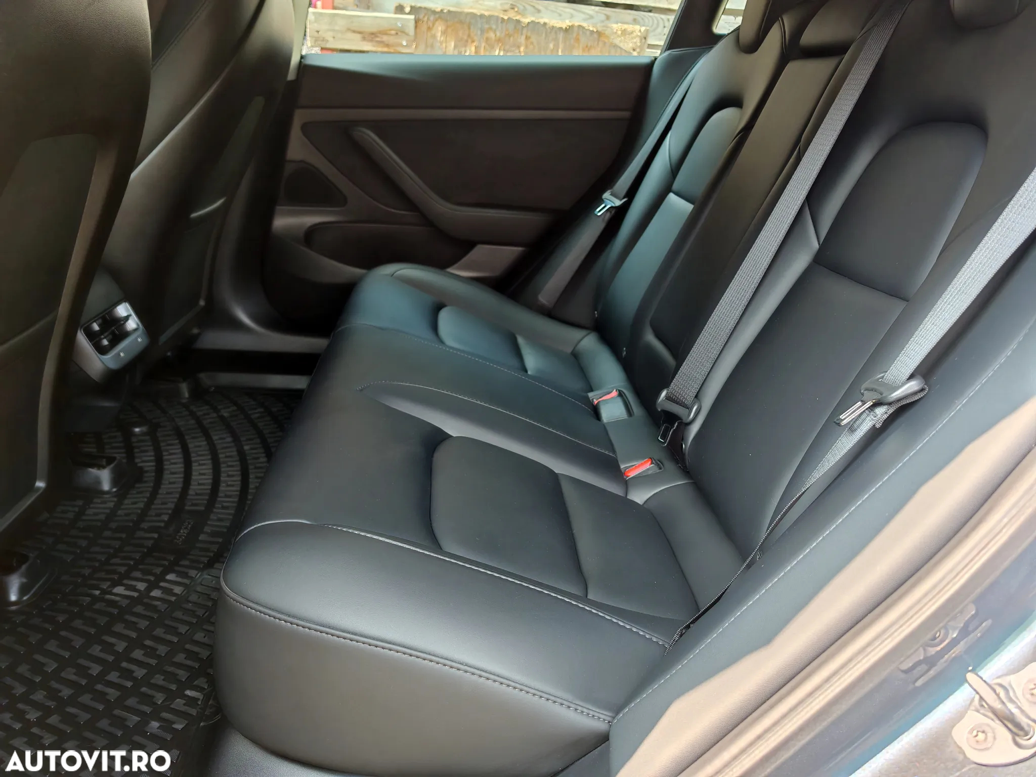Tesla Model 3 Standard Reichweite Plus Hinterradantrieb - 24