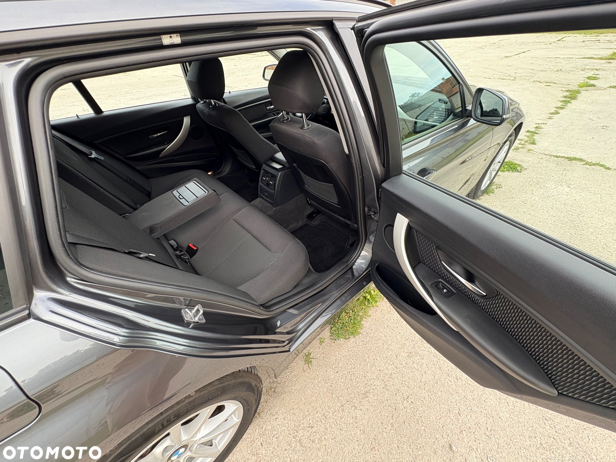 BMW Seria 3 316i Touring - 13