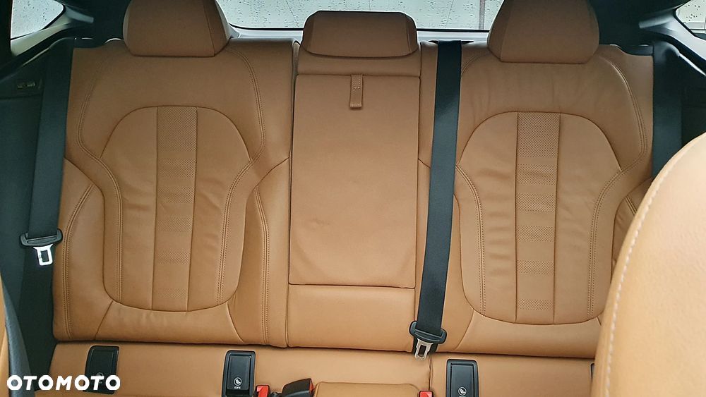 BMW X6 xDrive40i mHEV - 14