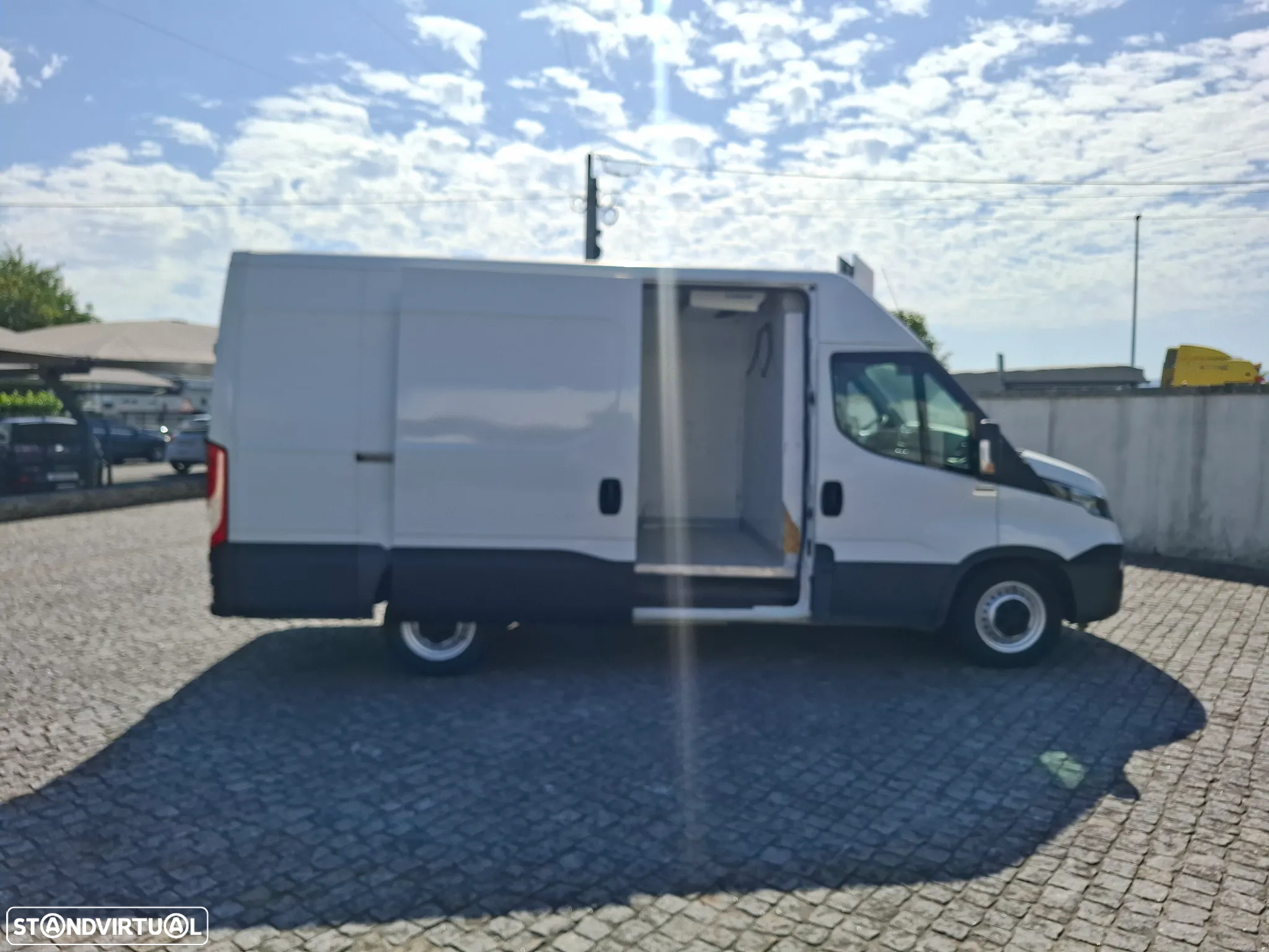 Iveco DAILY 2.3CDTI 35/20 9m3 ISOTÉRMICO C/MOTOR FRIO - 8