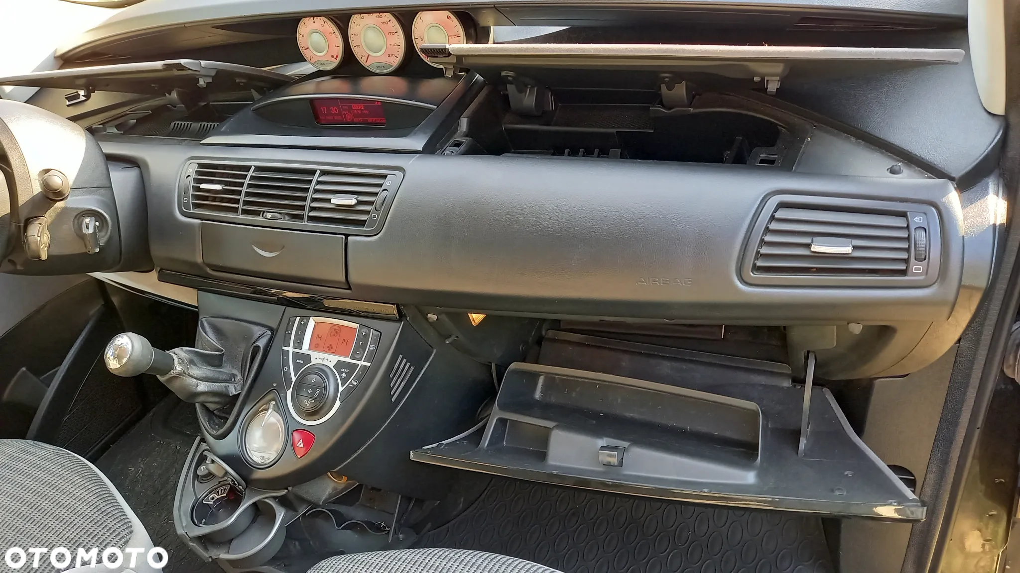 Citroën C8 2.0 16V Exclusive - 19