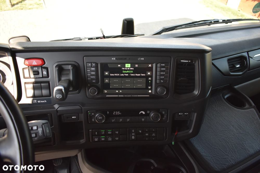 Scania R460 // BARDZO MAŁY PRZBIEG // NAVI  // VIRTUAL COCKPIT // FULL LED // LOW DECK // KLIMA POSTOJOWA // ZABUDOWY // - 30