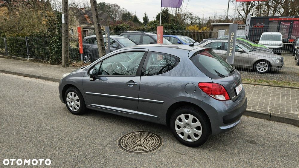 Peugeot 207 - 11