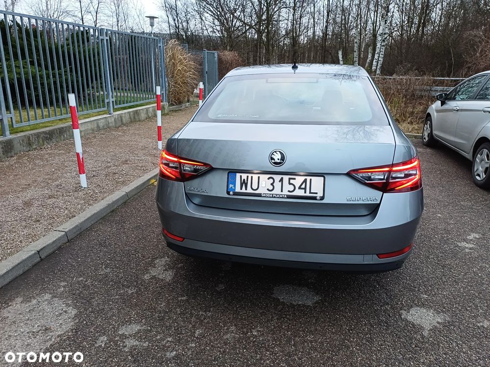 Skoda Superb 2.0 TDI Ambition DSG - 4