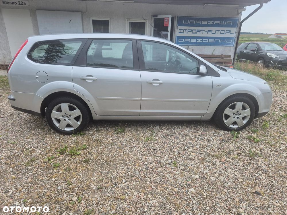 Ford Focus 1.6 16V Ambiente - 5
