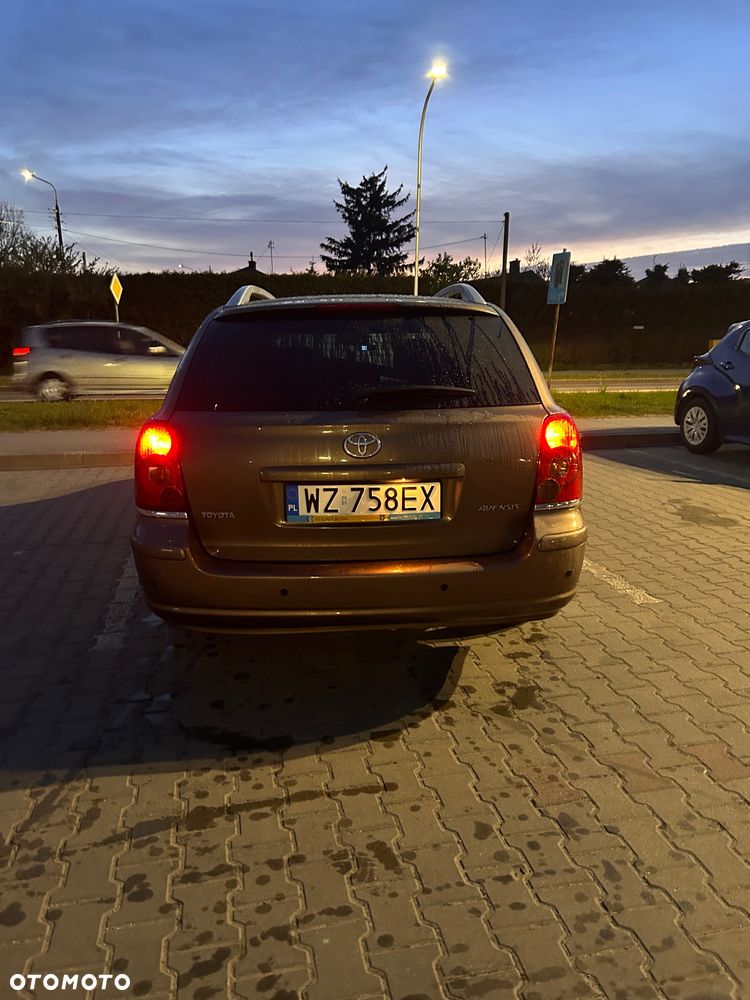 Toyota Avensis 2.0 VVT-i Sol - 6