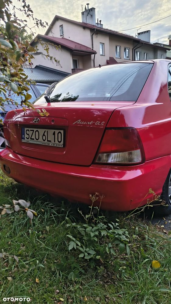 Hyundai Accent - 5
